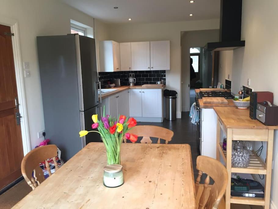 Spacious Victorian Townhouse With Cathedral Views Lincoln Eksteriør bilde